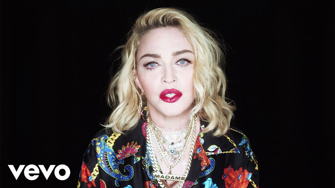 Eri oldida rus porno massaj Porno ona oglidan jinsiy aloqa qilishni xohlaydi