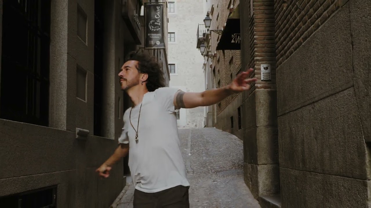 Poncho k - Indestructible