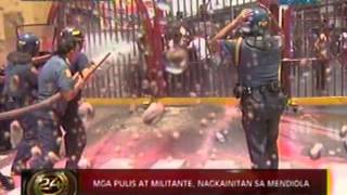 24 Oras: Mga pulis at militante, nagkainitan sa Mendiola