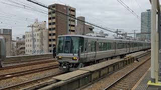 ＪＲ神戸線　新快速と普通電車のすれ違い