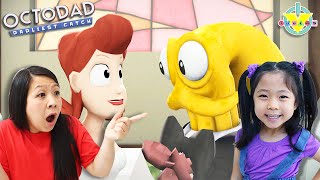 Life as an Octopus!! Let&#39;s Play Octodad with Emma and Mommy!!