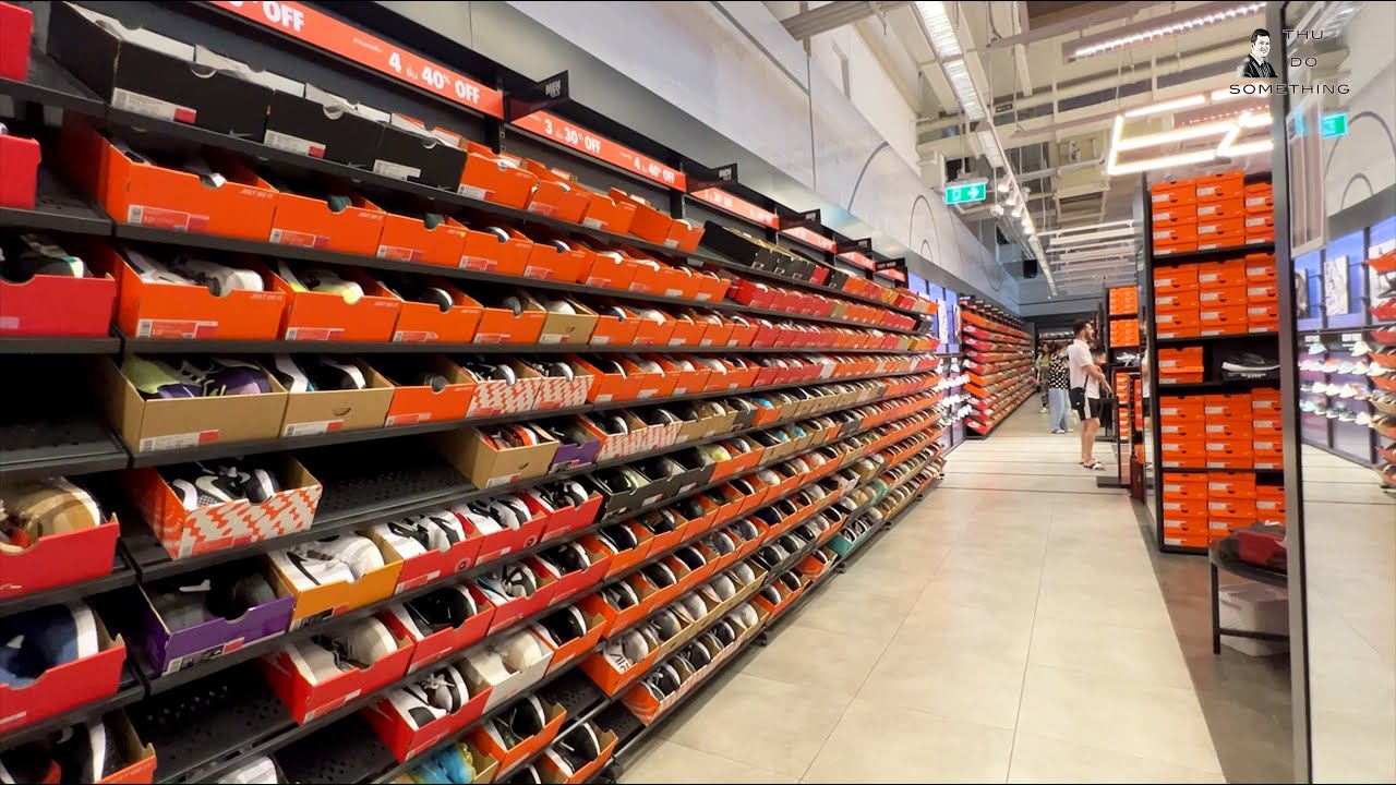 80 ရာခိုင်နှုန်းထိ လျှော့ဈေးတွေနဲ့ ဝယ်ယူနိုင်မယ့် ဘန်ကောက်နာမည်ကျော် Outlet Square Muangthong Thani