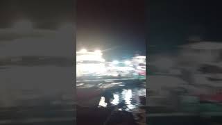 beyaz gul kirmizi gul guller arasindan gelir