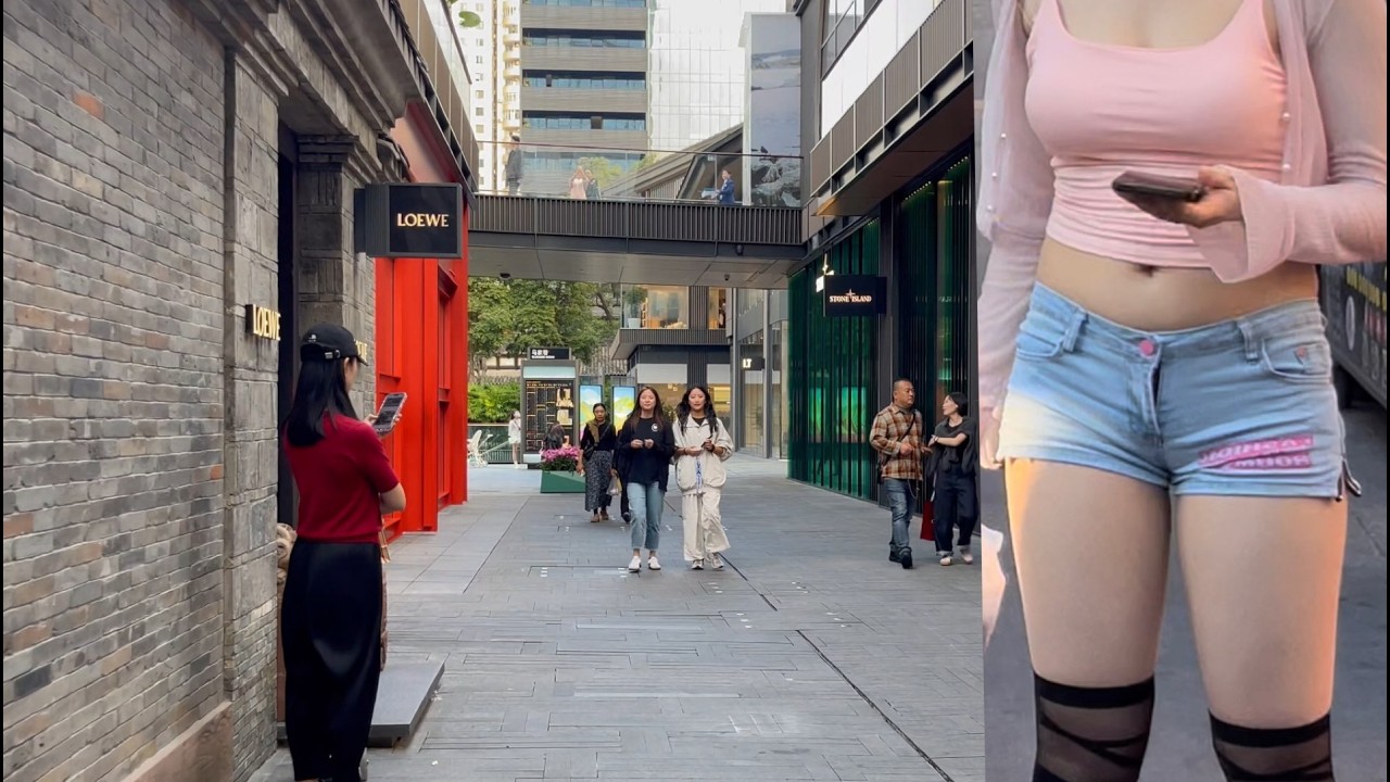 成都街拍合集（四）Chengdu Street Photography Collection (Part 4).  太古里；錦里古街；寬窄巷子；春熙路； 洛帶古鎮； 文殊坊-白雲寺街。