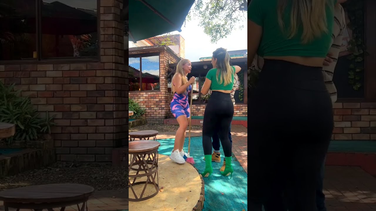 La camarera hizo esto a estas parejas 😅