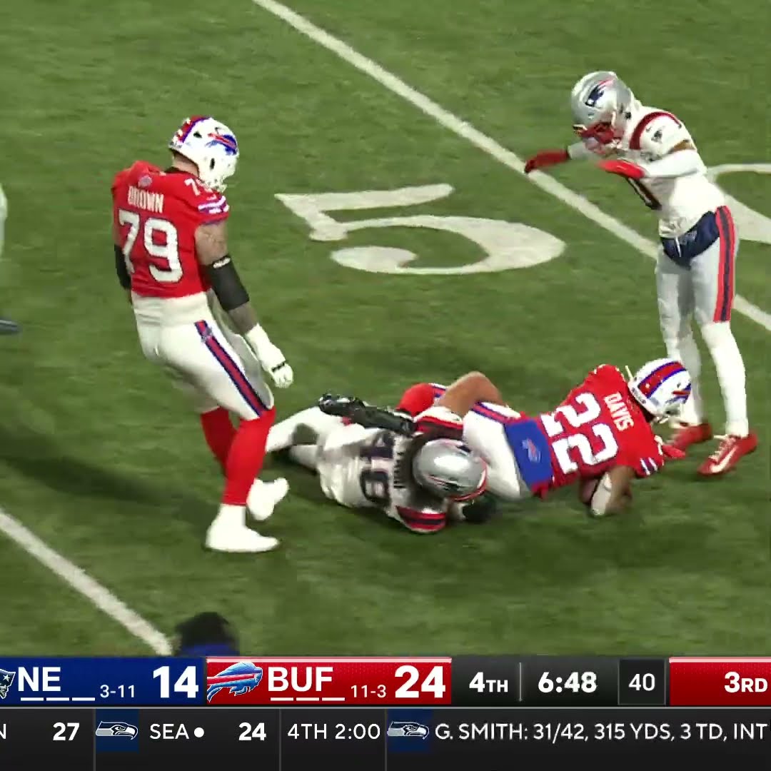 Ray Davis catches for a 17-yard Gain vs. New England Patriots