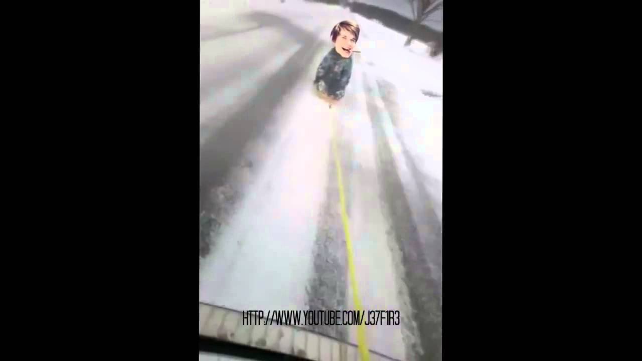 Шамаич душит на санках - YouTube