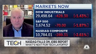 There's no bottom in equities until a flattening of yield curve, says David Rosenberg