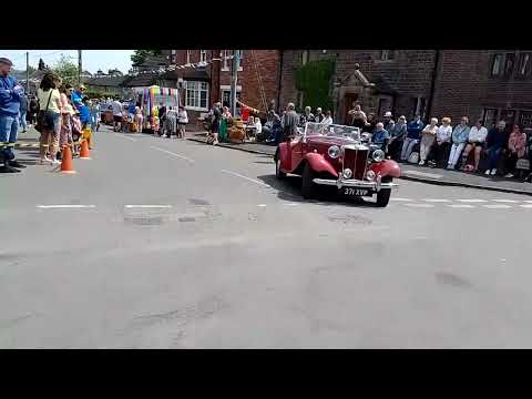 Endon Classic car's entering the Show Ground. On Bank holiday Monday. Hope you enjoy them.(3)