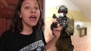 جنود الاحتلال الاسرائيلي يقتحمون منزل الناشطة والمناضلة جنى جهاد التميمي