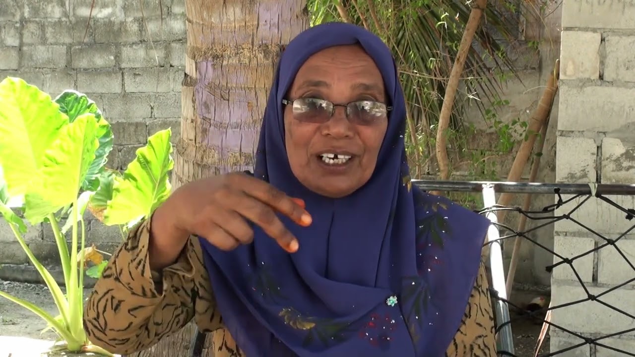 Rasheedha Ibrahim: GDh Thinadhoo; Recorded on Sept 2011 ރަޝީދާ އިބްރާހިމް