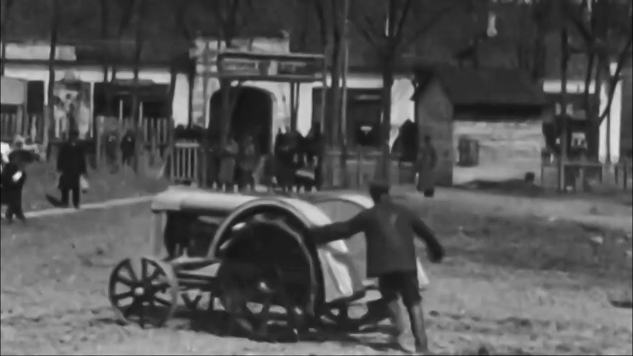 Вінниця 1928 року: нові кадри трактористів у середмісті