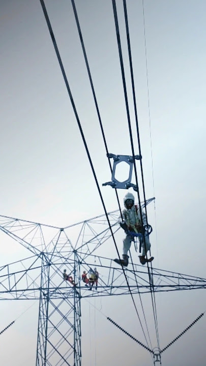 Download lagu MERAMBAT‼️KONDUKTOR SUTET⁉️ #tower #sutet #powerlines #dangerous