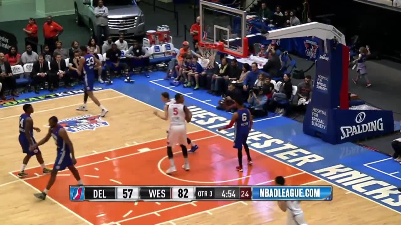 Ben Strong feeds Jimmer Fredette behind the back