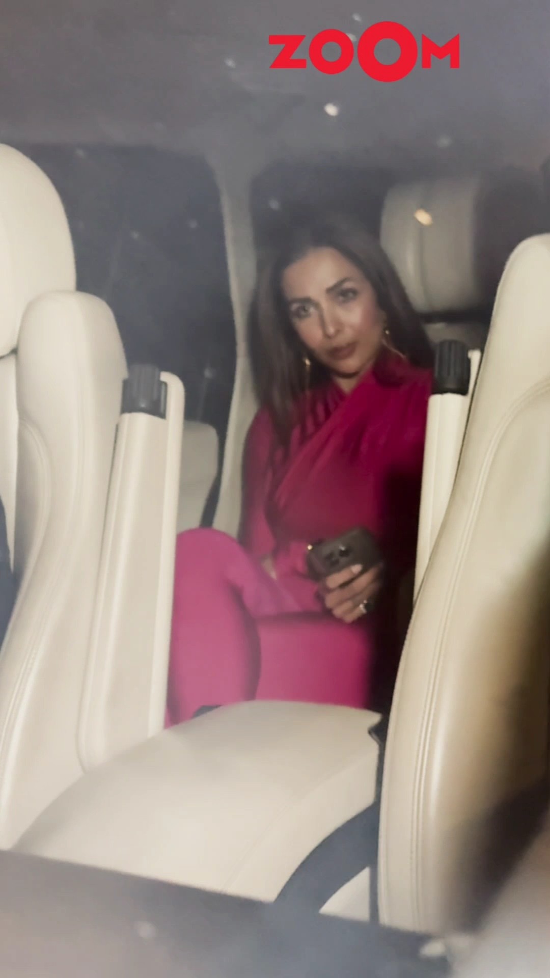 Malaika Arora looks BREATH TAKING in pink at Farah Khan's birthday bash ? #malaikaarora #shorts