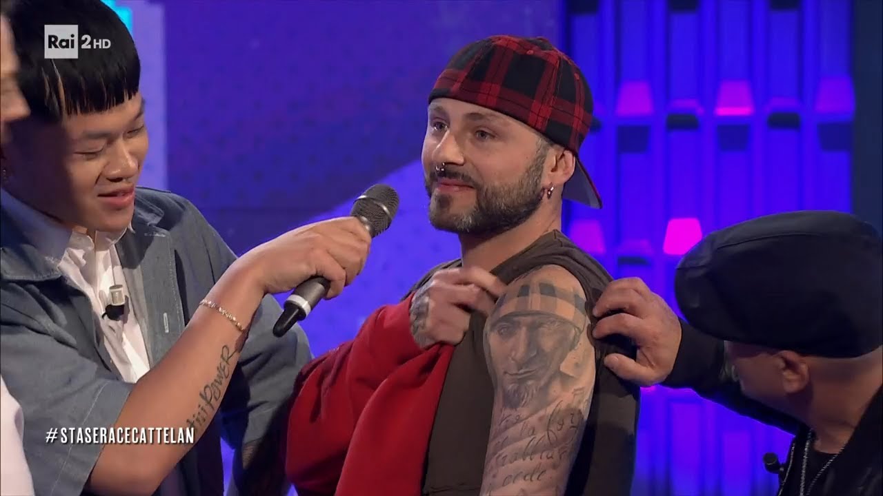 I tatuaggi dei fan degli Articolo 31 - Stasera c'è Cattelan su Raidue 28/01/2023