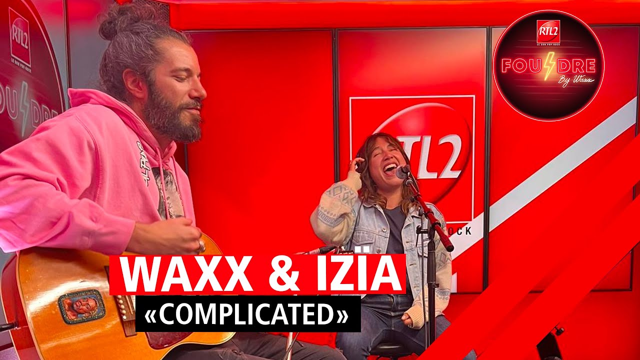 Izïa et Waxx interprètent 