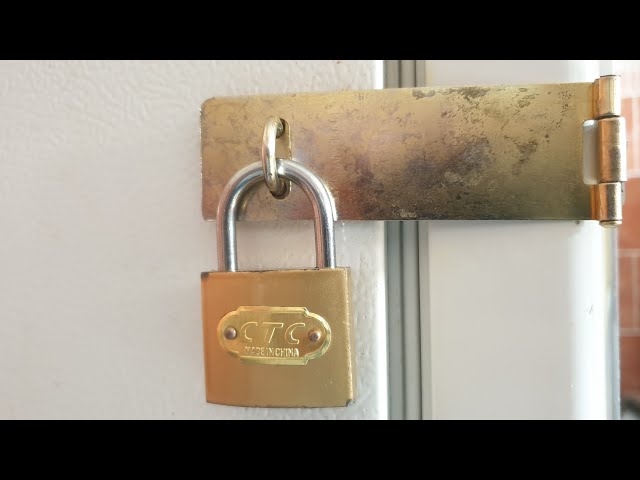 Refrigerator Locks Installation DIY💯#PasswordFridgeLock🔢🆕  #Keyfridgelock🔑#childsafetylock 🚼🔒 #shorts 