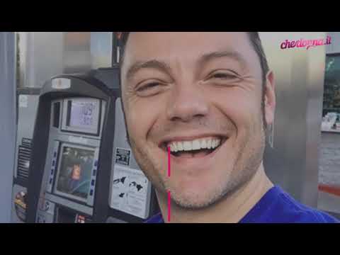 Video: Tiziano Ferro: Biografia, Krijimtaria, Karriera, Jeta Personale