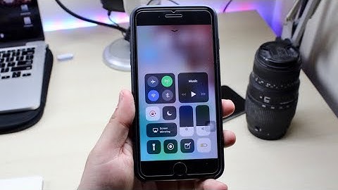 iOS 11.2.2 OFFICIAL On iPHONE 7 PLUS! (Review)