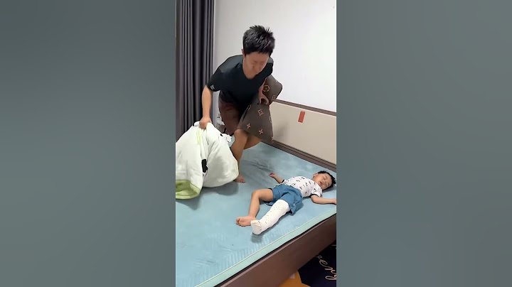 爸爸带娃太不靠谱！儿子都要掉下来了都不知道！#Cute baby#Cute#呆萌小米宝#聪明宝宝#萌娃