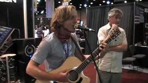 TC-Helicon VoiceLive Touch Singer Demo Summer NAMM 2010.avi