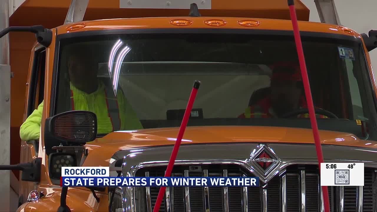 Snow plow drivers prepare for winter weather across the stateline - YouTube