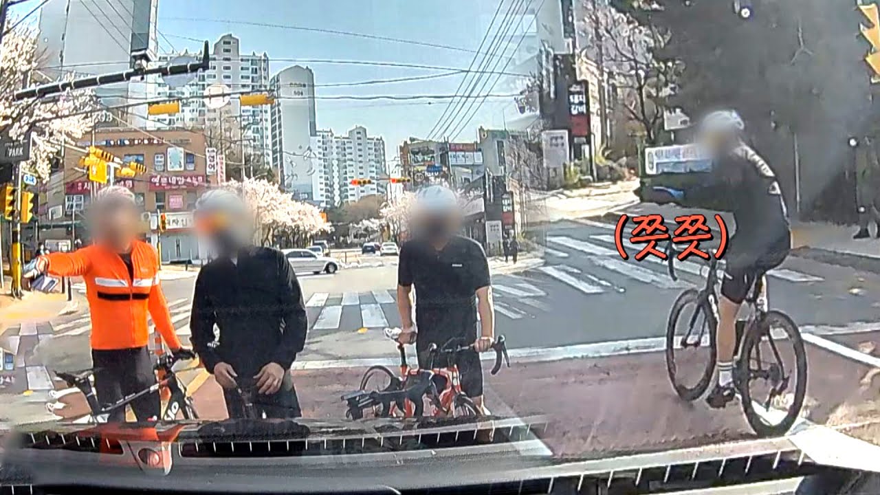 ((빵!!))으로 시작된 자전거 동호회의 길막.. 도로 점령으로 교통 지체😰 | 한블리 (한문철의 블랙박스 리뷰) 35회 | JTBC 230615 방송