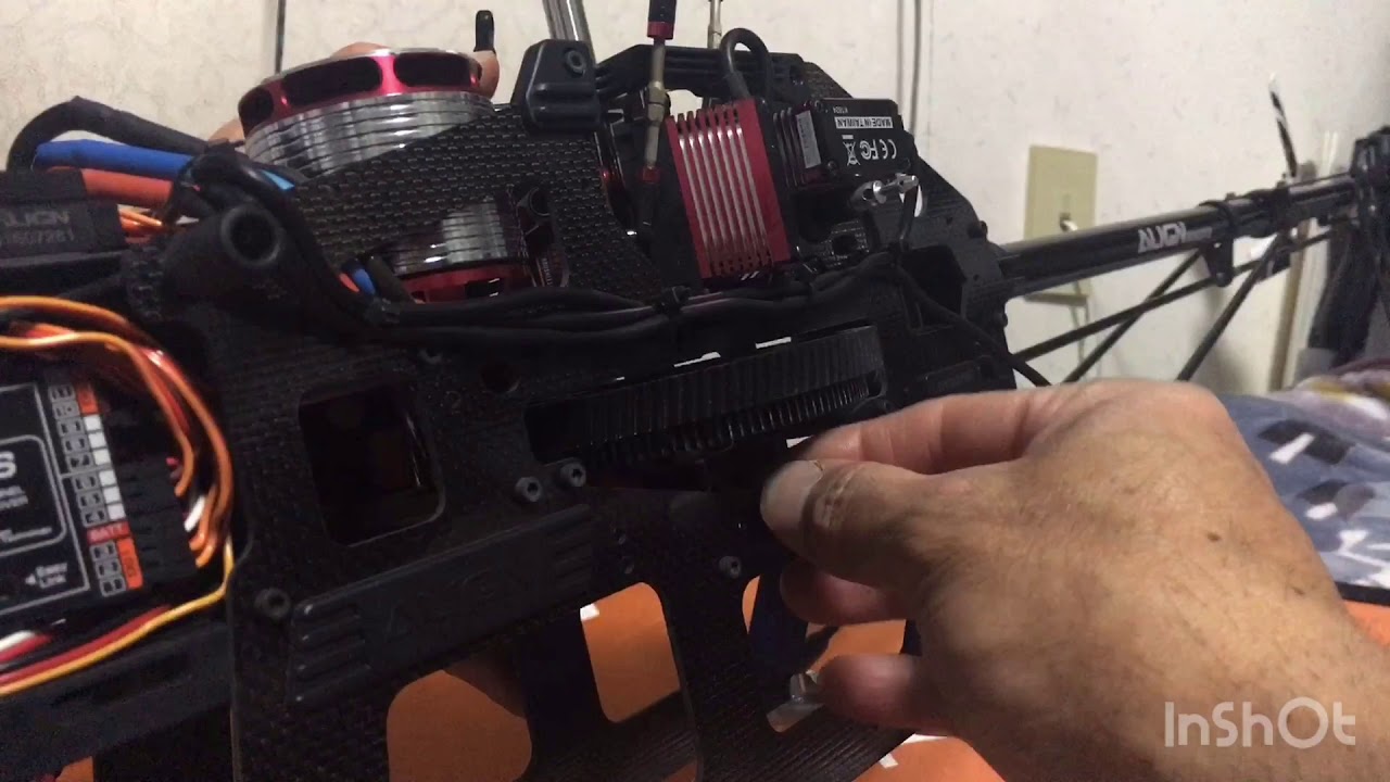 ラジコンヘリ TｰREX550X 修理 - YouTube