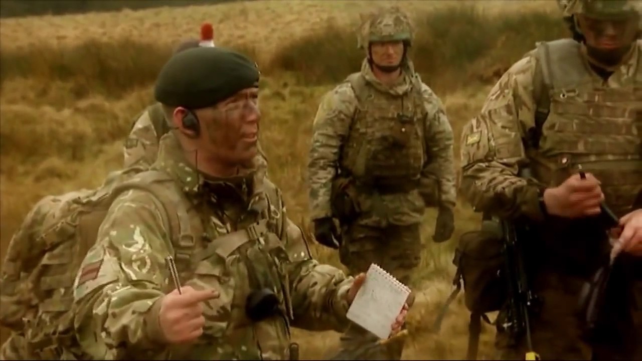 British News   CSjt Bramham gives feedback to Infantry Corporals on the Platoon Sergeant's Battle Co