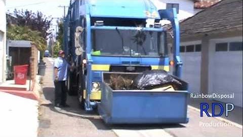 Autocar ACX New Way Mammoth Garbage Truck - City of Newport Beach