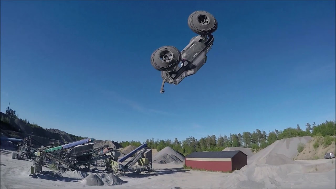 Xray XT8e 2019 ( Competition KIT ) at the quarry on 6s and some ramp jumps