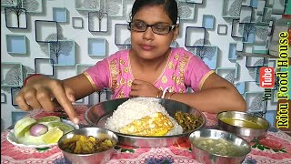 eating show chhole curry, aloo posto, egg omelet and rice