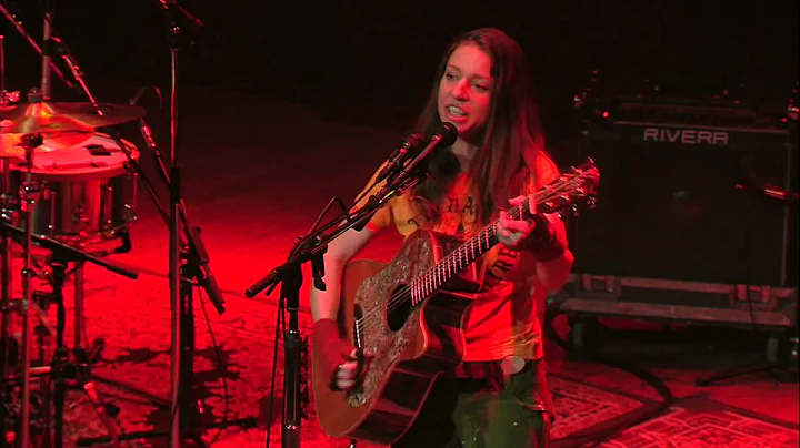 Ani DiFranco Not A Pretty Girl live in Cleveland OH