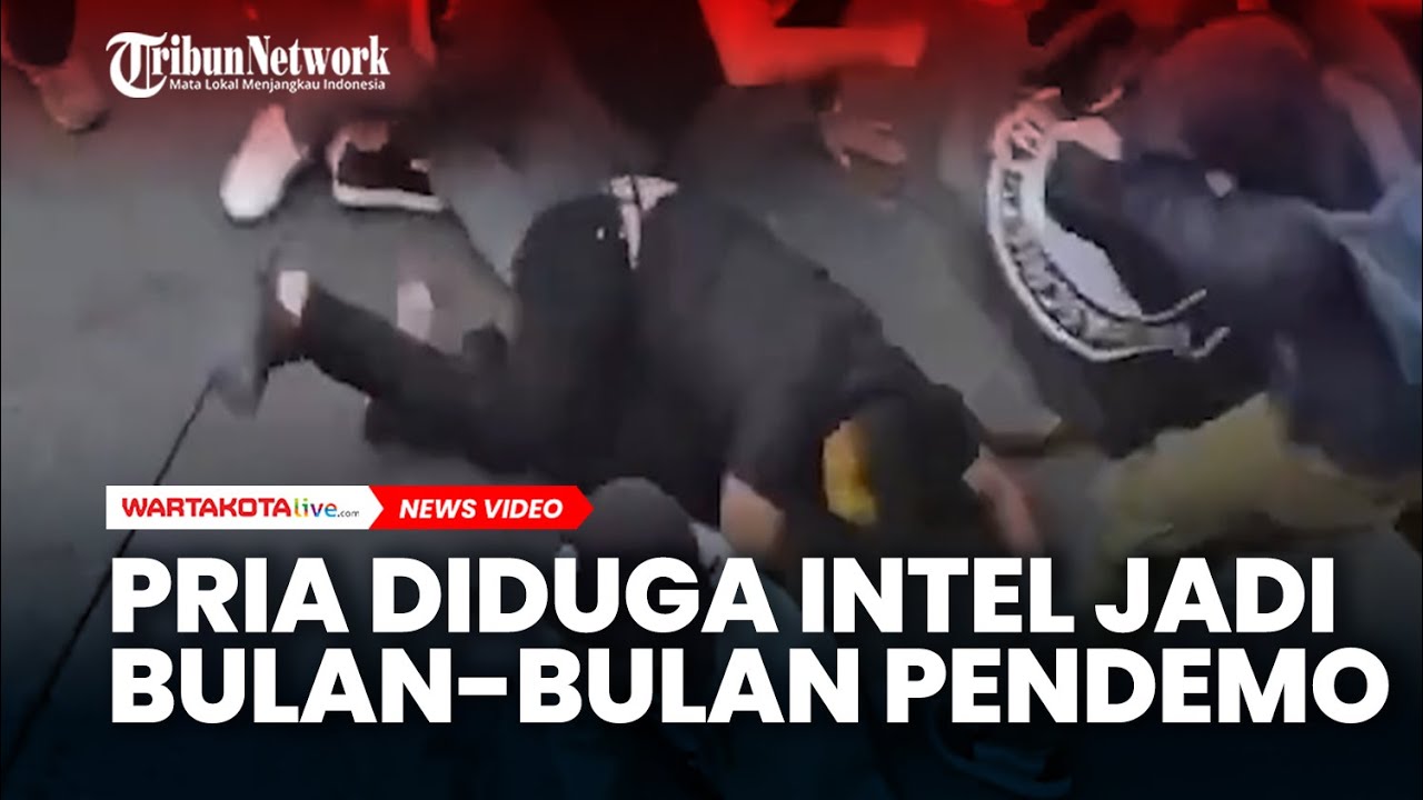 Pria Diduga Intel Diamuk Pendemo di Depan DPR, Kabur ke Barisan Polisi Sambil Tenteng Pistol