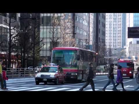 東京消防庁 ポンプ車 マラソン規制解除直後の道を緊急走行