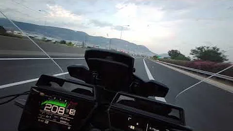 Yamaha tracer 9 GT , 5th gear acceleration test with top case yamaha 39L.