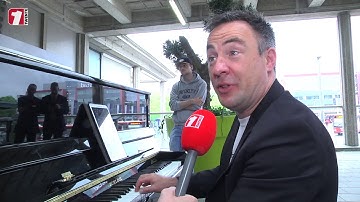Reportage: Stationpianist Hans Jansen eindelijk achter de piano in Enschede
