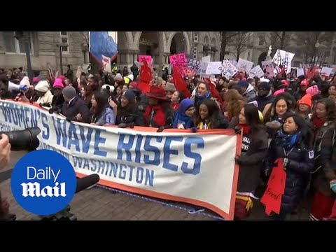 Thousands gather in Washington DC for third annual Women's March - YouTube
