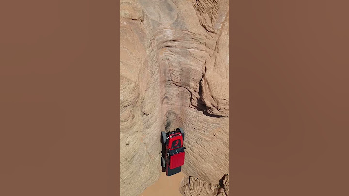 Straight up the Chute! #SandHollow #Jeep #Offroad #Shorts