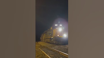 CSX 3446 ET44AH leads CSX M404 with a super friendly crew/massive hornshow at Piscataway,NJ!