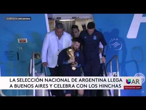 La Selección Nacional de Argentina llega a Buenos Aires y celebra con Los Hinchas