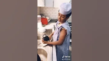 بابا بغسل العدة نانا وفارس والاداء الراااائع 