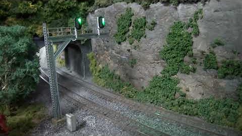 NEW custom N-Scale modern signals for the layout!  Custom Signal Systems