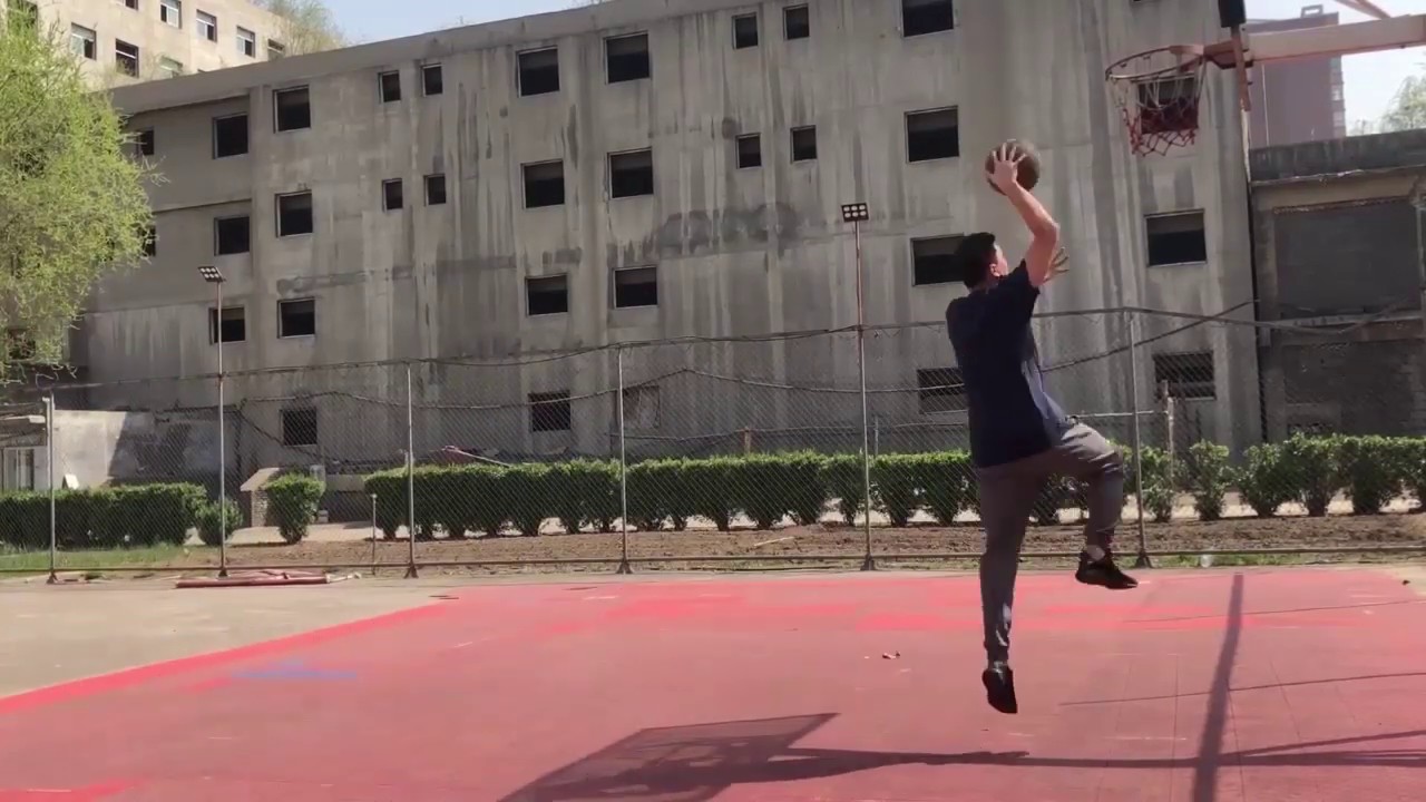 How to Dribble Faster | Basketball Skill ，让你轻松写意得分 - YouTube