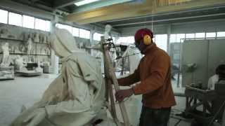 La Pietà di Michelangelo: riproduzione in marmo bianco di Carrara - video by Danae Project