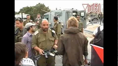 Israeli soldiers brutally attack Palestinians and ...