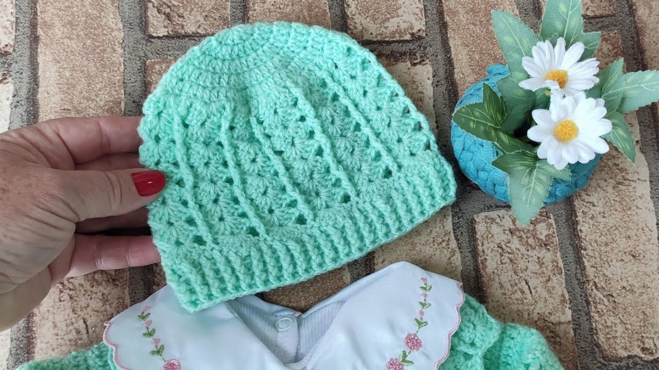 Touca para bebê em crochê tamanho 0 a 3 meses crocheted baby hat