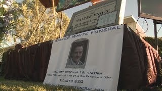 Fake funeral draws mourners, critics