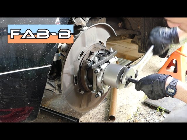 SKF - Monter et démonter un roulement de roue avec les outils SKF VKN 600,  VKN 601 et VKN 602-1 